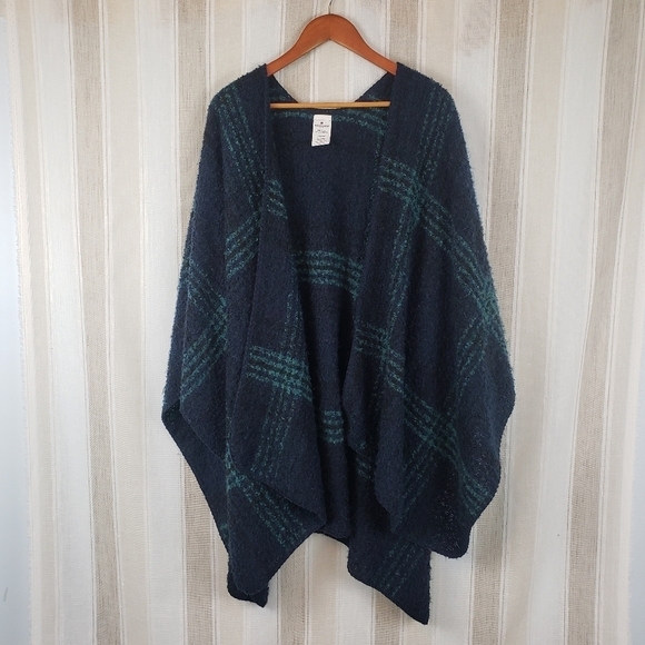 Woolrich Blue Green Boucle Brooke Plaid‎ Poncho One Size - Picture 2 of 6